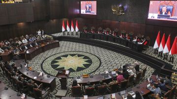 Kronologi Resmi: Kemendikdasmen Jelaskan Dasar Penyetaraan SMA Gibran