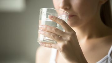 6 Tanda Tubuh Kurang Minum Air Putih yang Sering Diabaikan